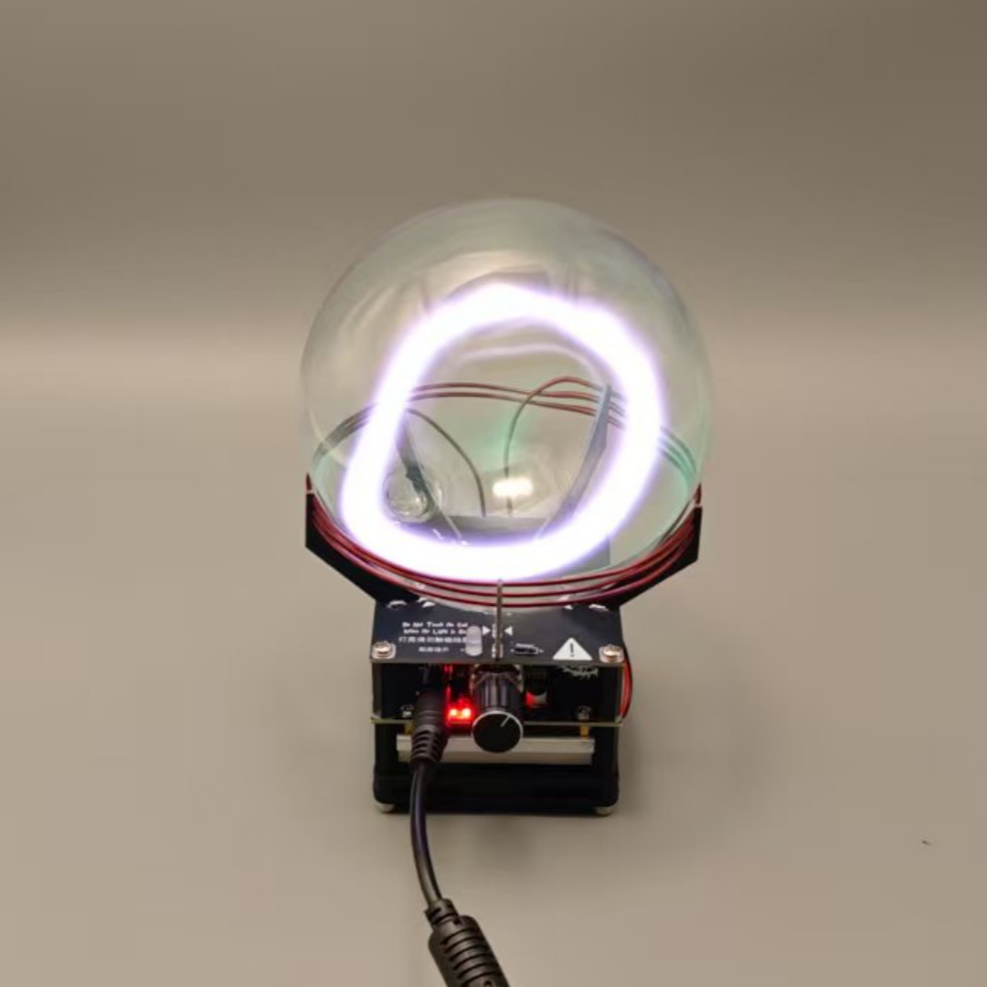 13cm large xenon plasma toroid with driver
