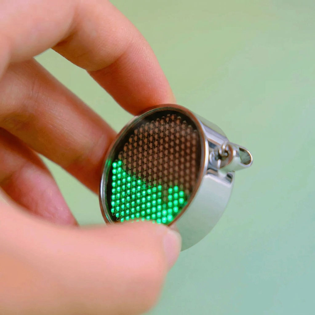 Fluid Simulation Pendant-Wearable Gravity-Reactive LED Effect